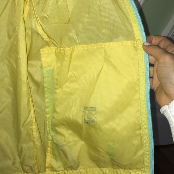 North Face Girls Raincoat - Picture 3 of 3